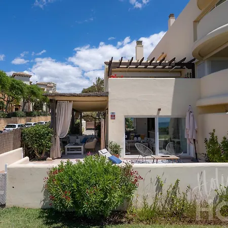 Lägenhet Neptuno Ii Beachfront Elviria,sea Views,lovely Terrace And Pool