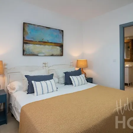 Beachfront Elviria Ii,sea Views, Lovely Terrace And Pool شقة ماربيا